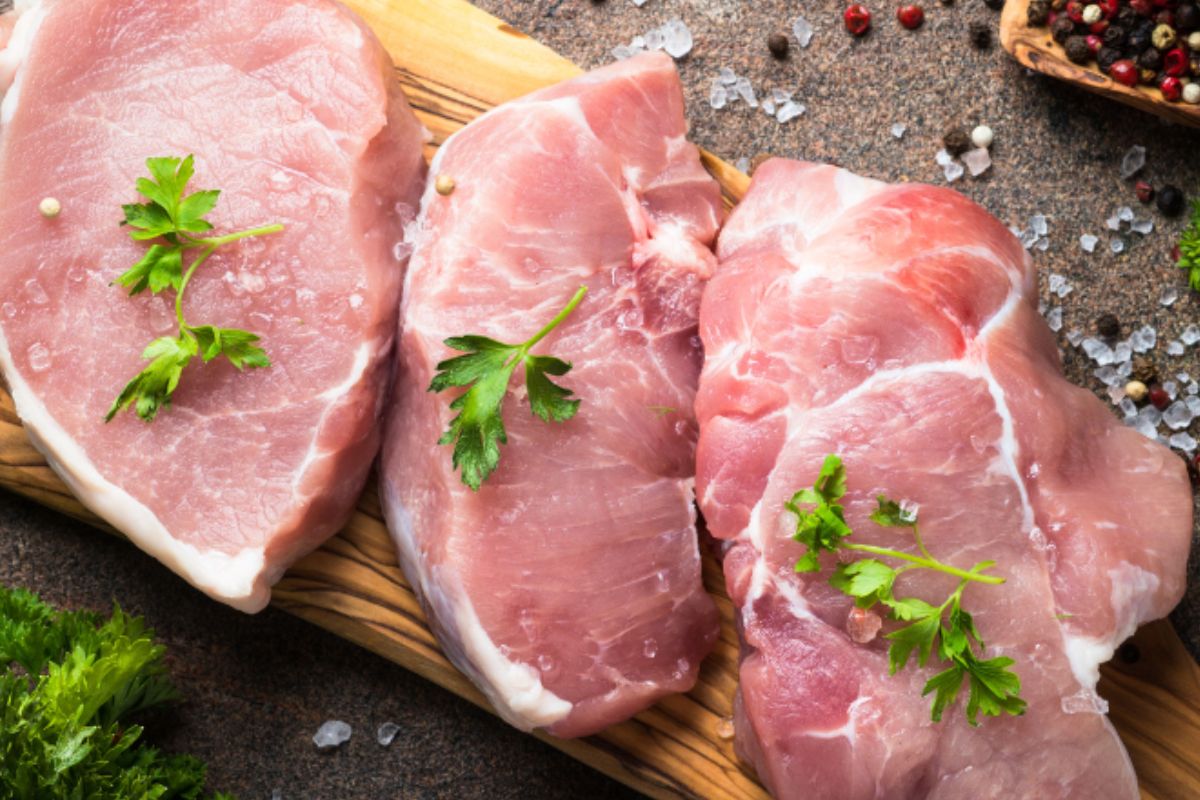 Những cách nhận biết được thịt heo hết hạn khi mua và sử dụng 